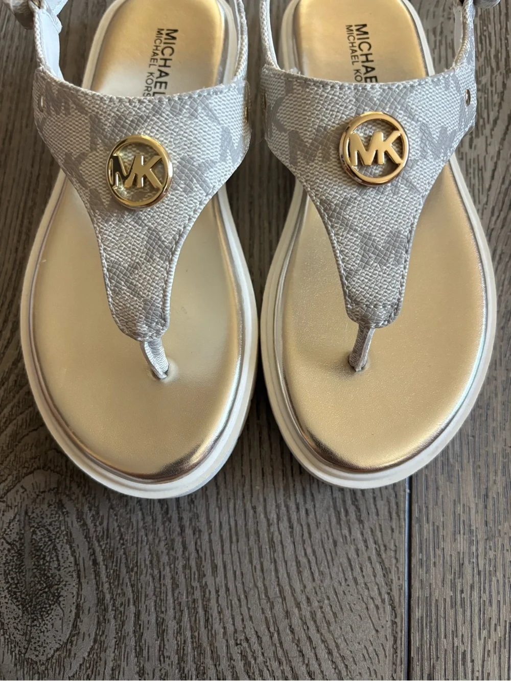 Michael Kors Girls Metallic Silver Logo Thong Sandals